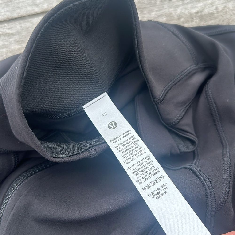 Lululemon  jacket Define Cropped Jacket Nulu Black size 12 NWT - Picture 8 of 8